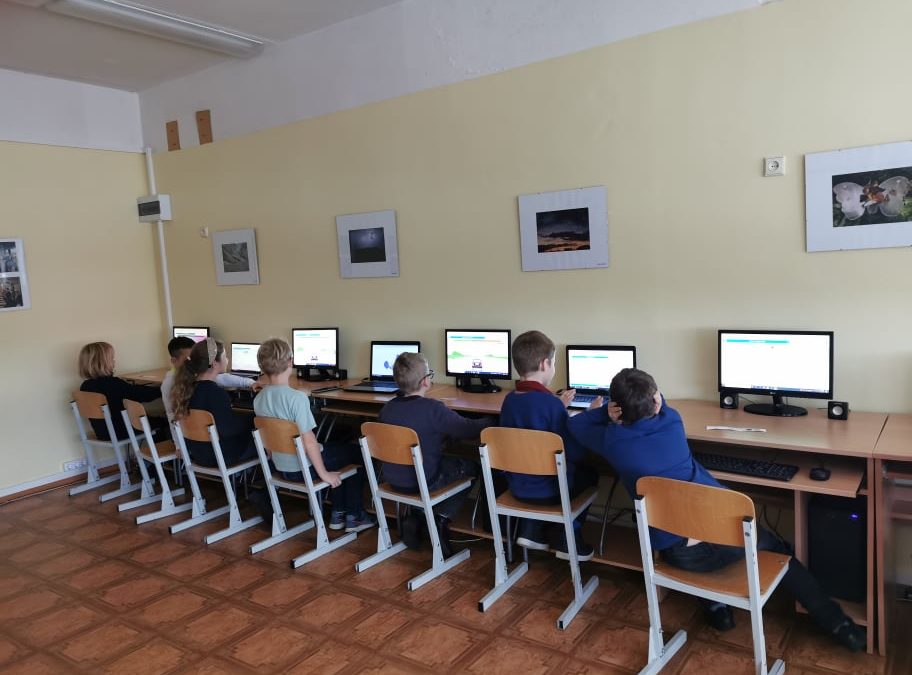 Kelionė į informatikos pasaulį pradiniame ugdyme